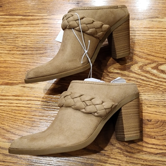 NEW Universal Thread Faux Suede Booties Women's Size 6.5 - Picture 3 of 11